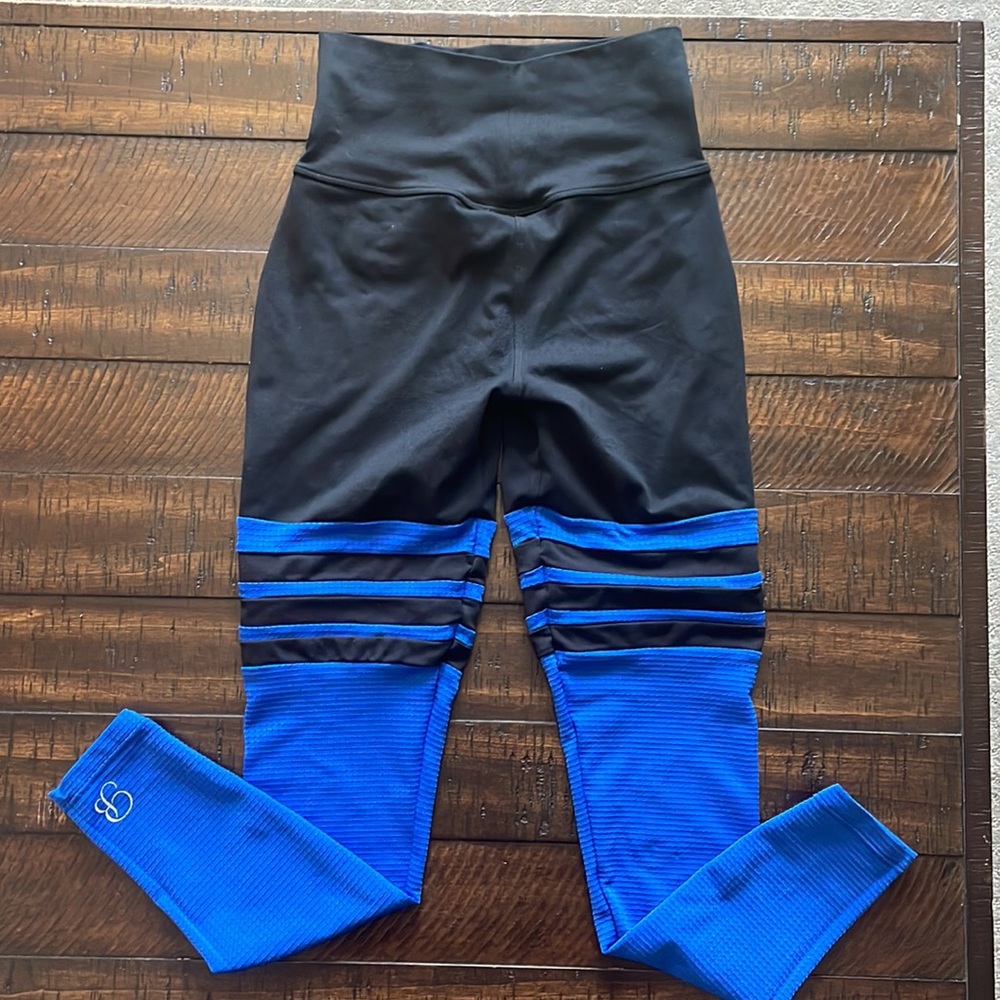 Bombshell Thigh High Leggings - Picture 4 of 6